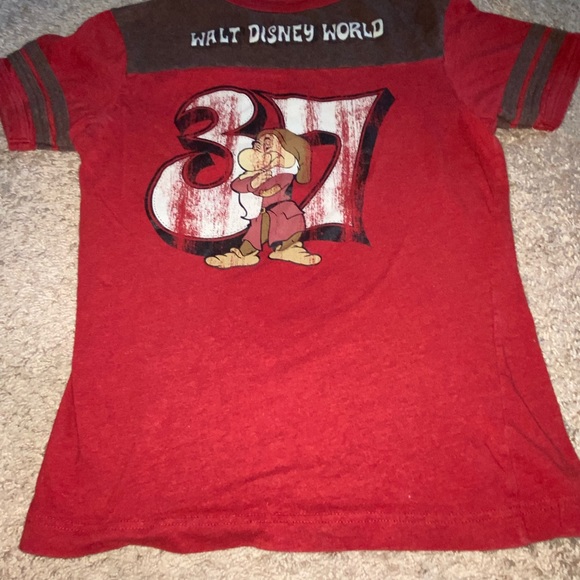 WALT DISNEY WORLD-Grumpy Shirt Distressed - Picture 3 of 7